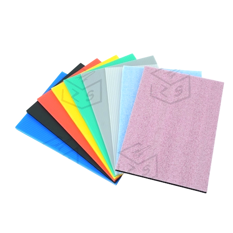 Lembar Berongga PP Twinwall Laminasi Tahan Air