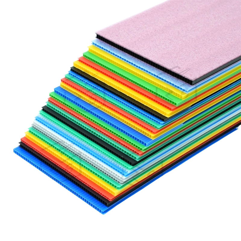Lembar Berongga PP Twinwall Laminasi Tahan Air
